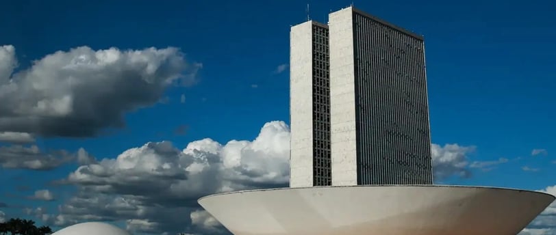 Cidade de Brasília com Congresso ao fundo