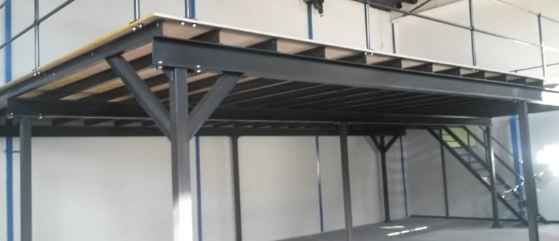 mezanino com estrutura metalicas
