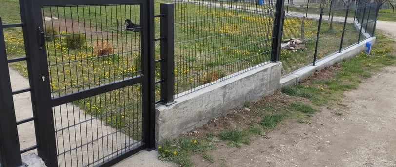 drvometal, drvo metal, nameštaj, police, stolovi, stolice, ograde, ograda, kapija