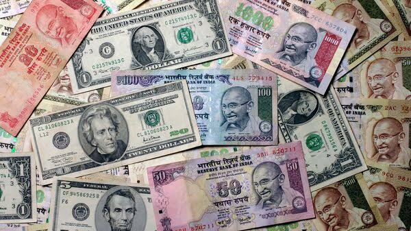 Asian Currencies Face Pressure Amid Political Unrest and Dollar Strength