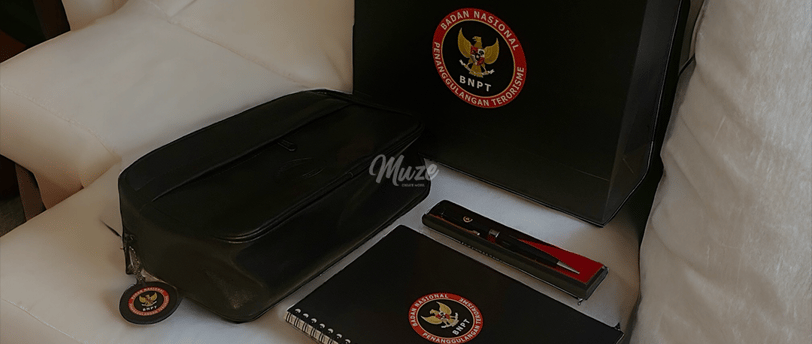 Corporate Gift Hampers Merchandise PR Package Seminar Kit