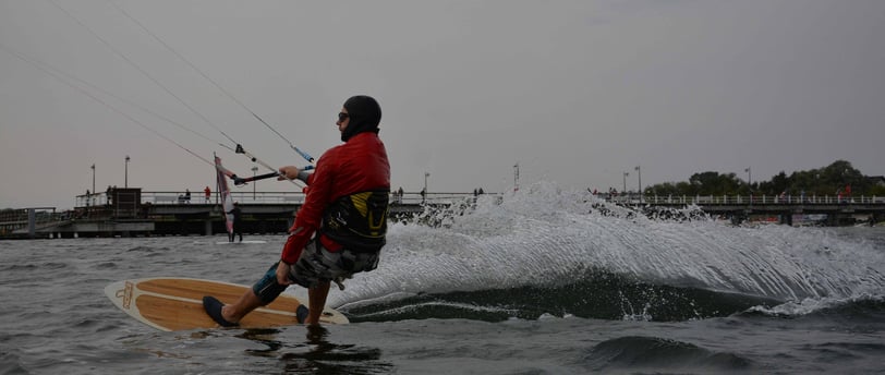 Strapless kitesurfing Jastarnia session 2012