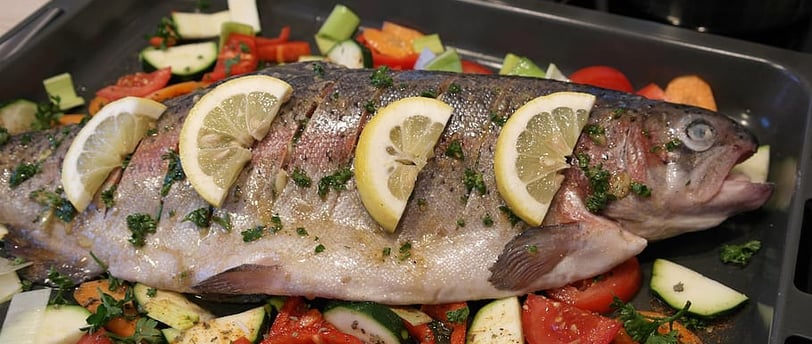 pescado al horno con limón y hierbas