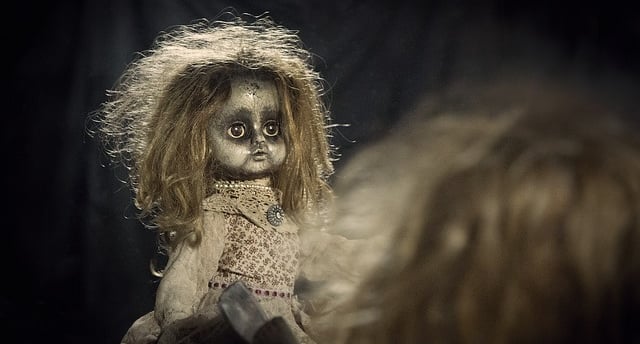 a creepy looking doll with a creepy face, killer, doll, Honey, Trap,