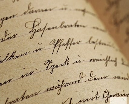 papier à lettre rempli avec un stylo plume, le temps, empreinte 
