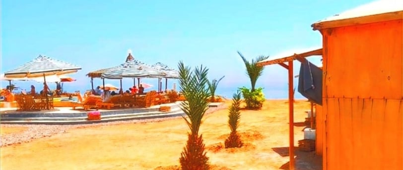 bedouin-star-ras-shitan-bungalow and swimming-pool