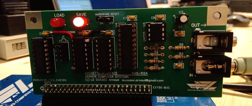 Interface cassette réalisé sous la forme d'une carte d'extension