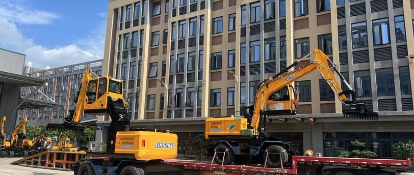 a truck with a crane on it's back and a crane on the back