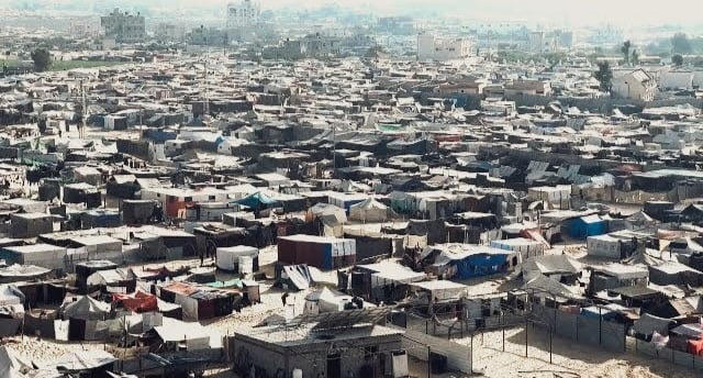 Overcrowding of Displaced Persons' Tents in Al-Mawasi, Khan Younis