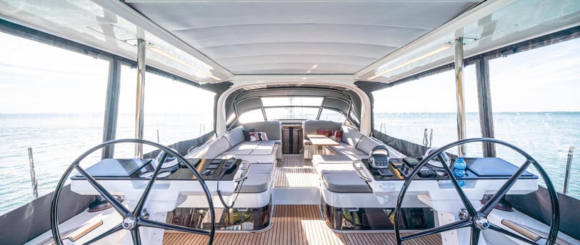 Jeanneau 65 Cockpit
