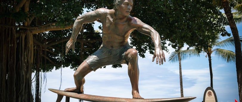 Statue de surfeur à Hawaii