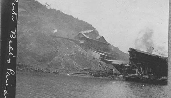 The difficult working conditions faced by workers during the construction of the Panama Canal. The F