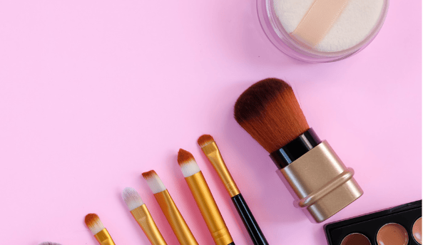 makeup brushes and compact and contour plate 