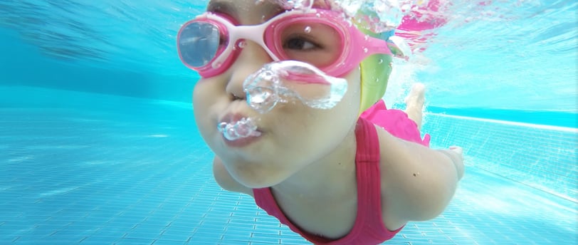 swimming underwater singapore