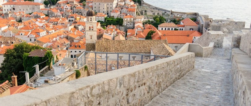 Vista das murralhas de Dubrovnik.