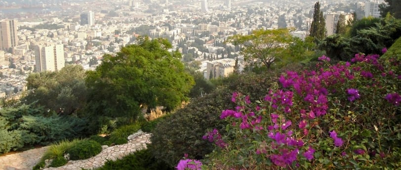 Vista da cidade de Haifa do Monte Carmelo.
