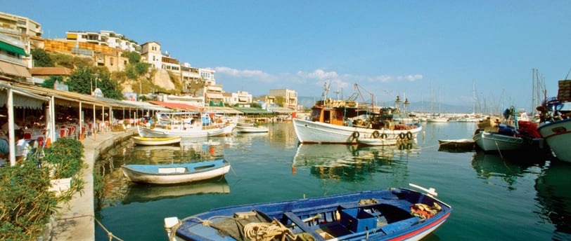 Vista da marina de Zea em Piraeus.