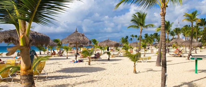 Vista da praia de Eagle, em Aruba.