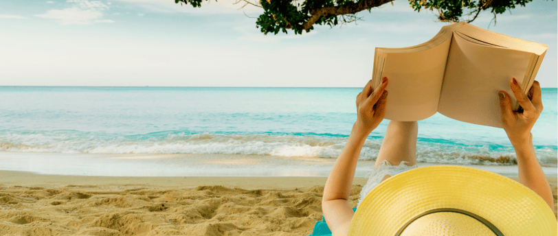 Préparation d'un concours sur la plage pendant les vacances