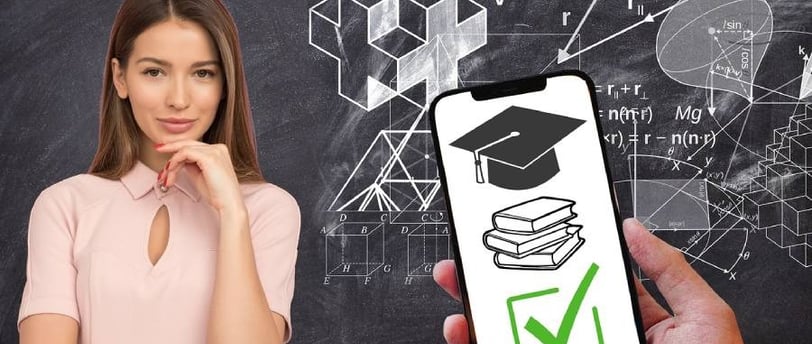 Mulher vendo sobre cursos gratuitos com certificado