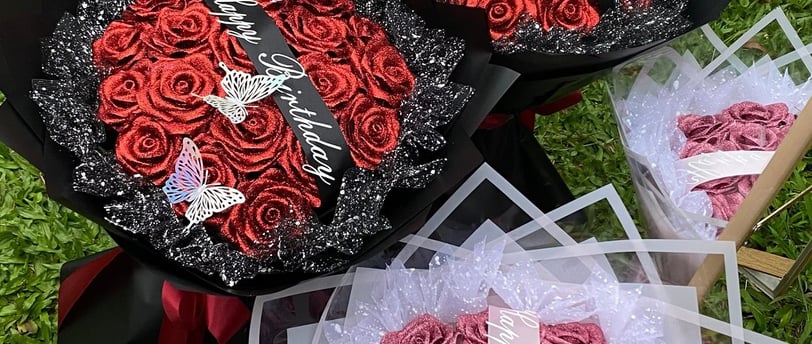 Buket bunga, buket uang 5000, buket snack, buket satin, dan buket wisuda dari toko buket terdekat harga murah terjangkau