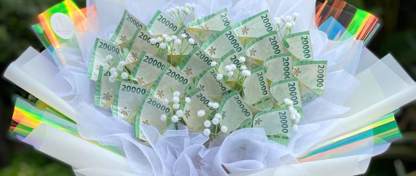 Buket bunga, buket uang 5000, buket snack, buket satin, dan buket wisuda dari toko buket terdekat harga murah terjangkau