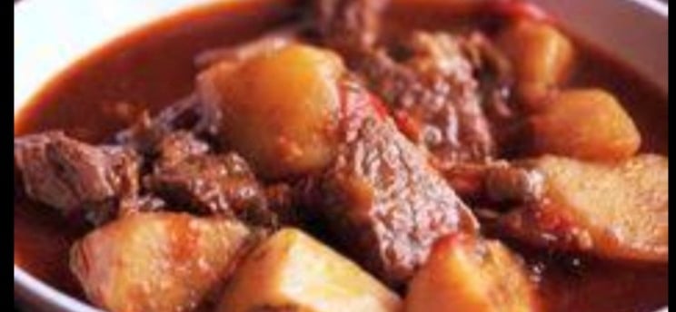 Guisado-contra-file-com-batata