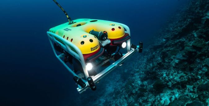under water robot image