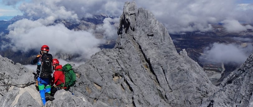 Climb Puncak Jaya 4884m, We start one of the most exotic high altitude climbs in the world, in Papua
