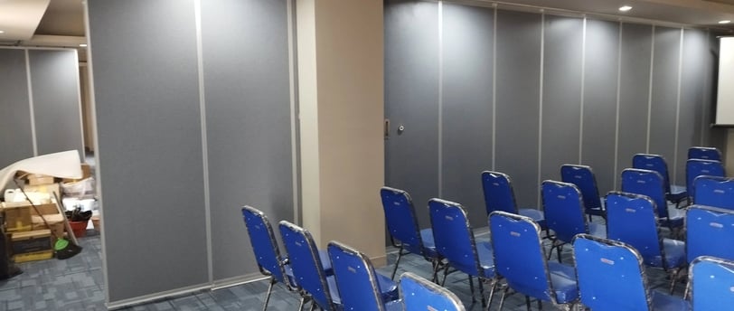 partisi geser hotel