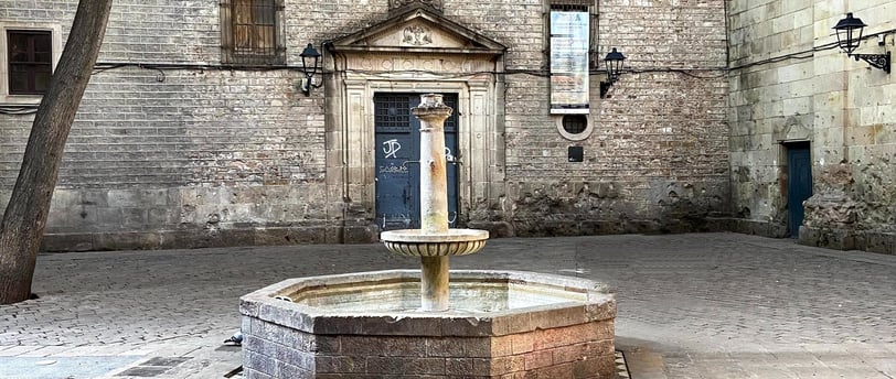 Quiet square near Barcelona Cathedral