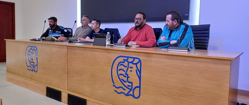 Asamblea general de trabajadores en la Autoridad Portuaria de Cádiz