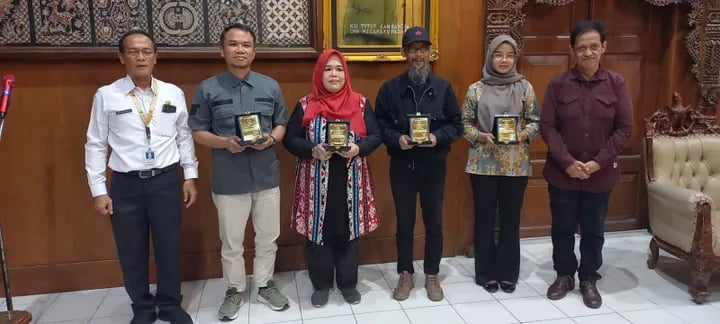 Penghargaan Filosofi Tridaya Upaya Karsa #4 yang diselenggarakan oleh Padepokan Filosofi