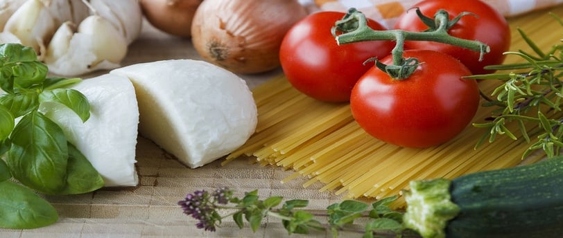 Mozzarella, tomatoes and vegetables