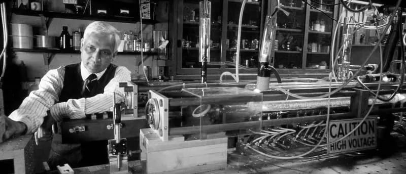 máquina de corte y grabado láser