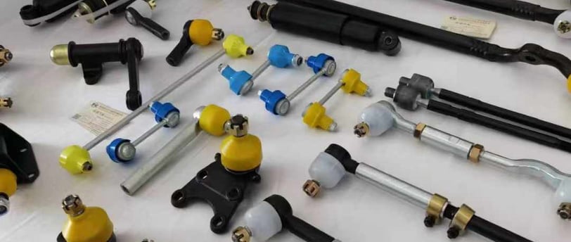 a table with a lot of different types of steering and steering control control