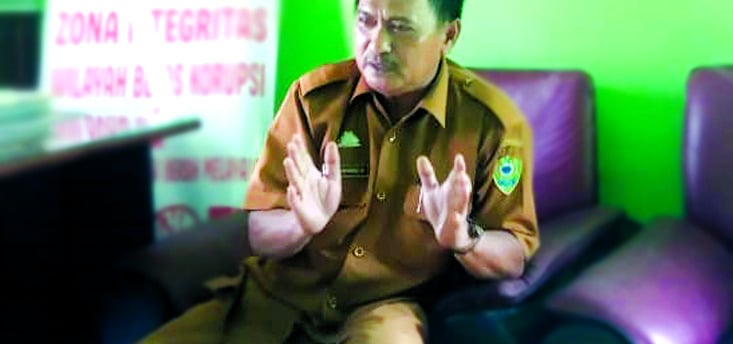 Suhardi, Kepala Desa Tompo