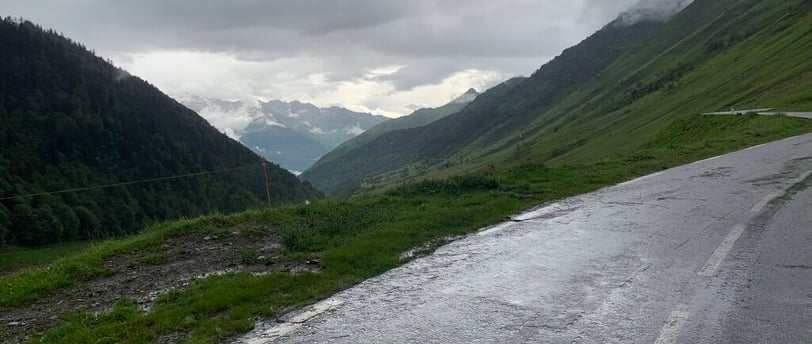 Road to Col du Tourmalet