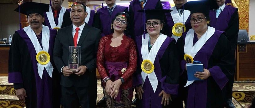 Made Arka memaparkan “Dinamika Sistem Aguron-Guron Calon Sulinggih di Kota Denpasar