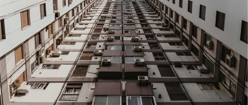 Predio de apartamentos caracterizando os serviços de avaliação de apartamento para venda.
