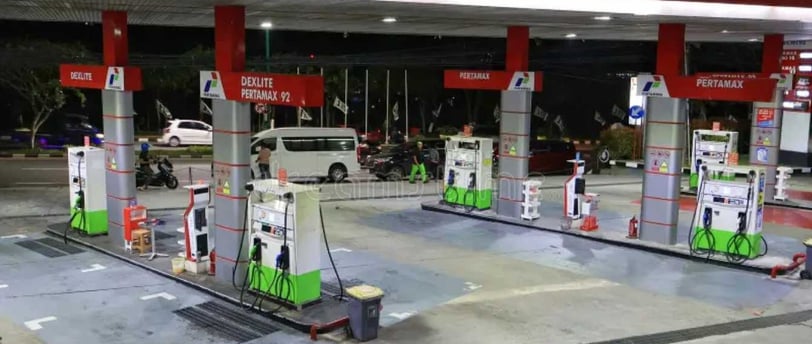 Imagem de um posto representando uma avaliação posto de gasolina.
