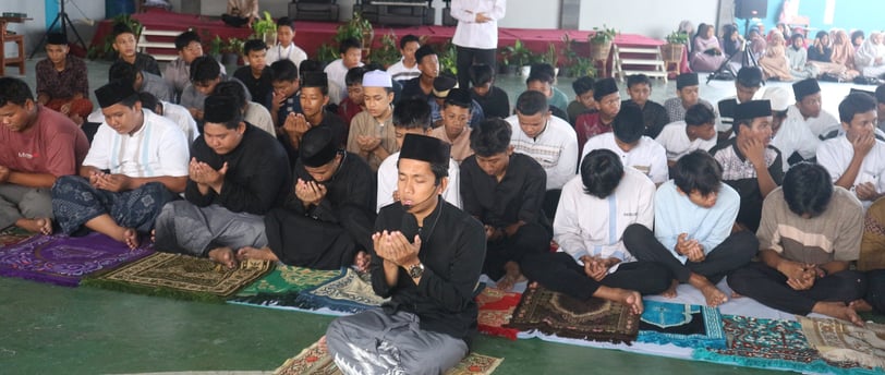 SM Excellent 1 kota tangerang berdoa bersama