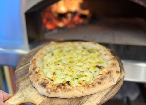 Family Party Catering in Cambridge Made Easy with All Dough Pizza near ME HIRE FOOD VAN mobile affor