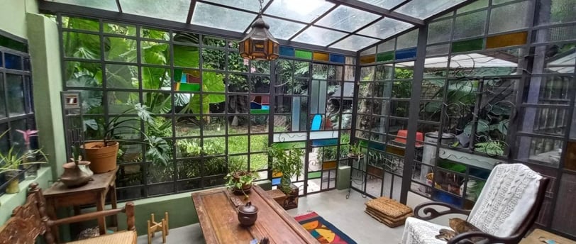 Decoración de casas, Integración del entorno natural, Ventanales panorámicos