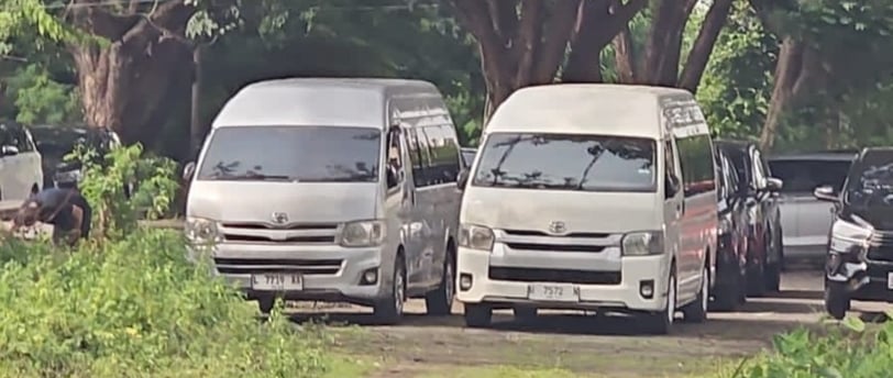 Sewa Mobil Hiace di Surabaya Harga Rental Murah