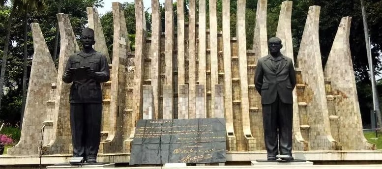 fakta tugu proklamasi