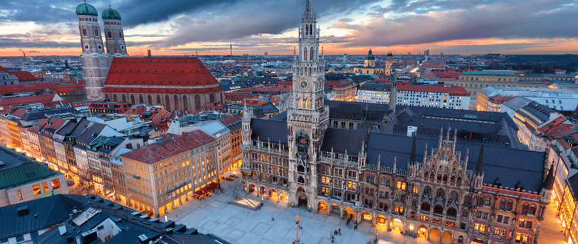 Ausblick auf München mit Kirchturm