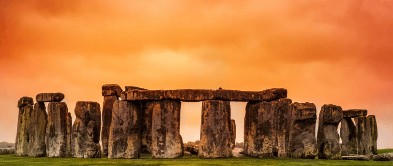 Stonhenge, featured on MyTripJunction.com travel blog.