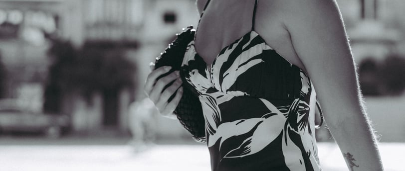 Ropa de mujer con flores