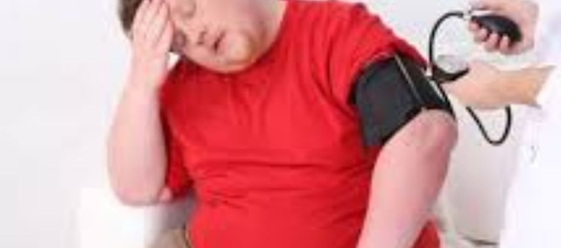 السمنه إذا كان مؤشر كتلة الجسم (BMI) لديهم 30 أو أكثر